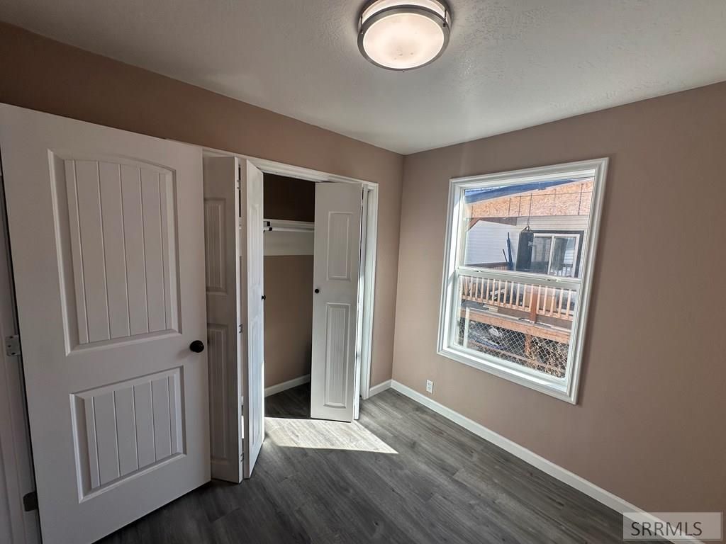 Image 7 of property listing at 1181 Falls Avenue, American Falls, ID 83211