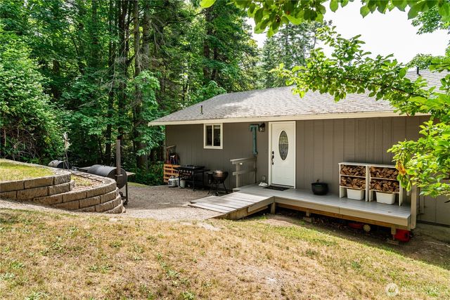 2097 Gull Way, Camano Island, WA 98282