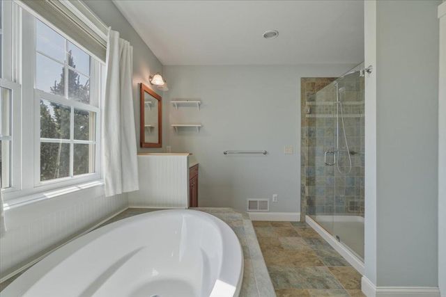 18 North Jefferson Road, South Burlington, VT 05403