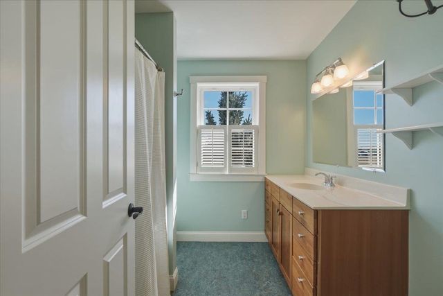 18 North Jefferson Road, South Burlington, VT 05403