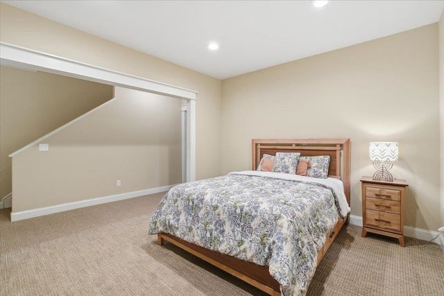 18 North Jefferson Road, South Burlington, VT 05403