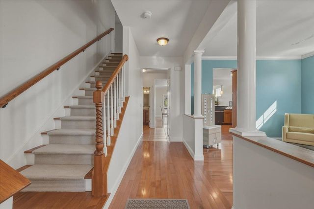18 North Jefferson Road, South Burlington, VT 05403