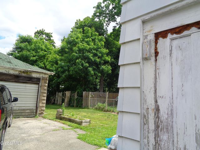 841 Cleveland Avenue, Schenectady, NY 12306