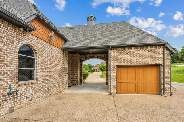 10133 Leaping Buck Point, Fort Worth, TX 76126