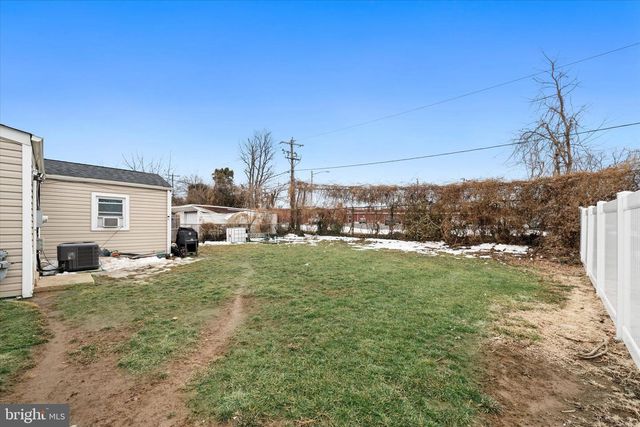 31 LEA RD, New Castle, DE 19720