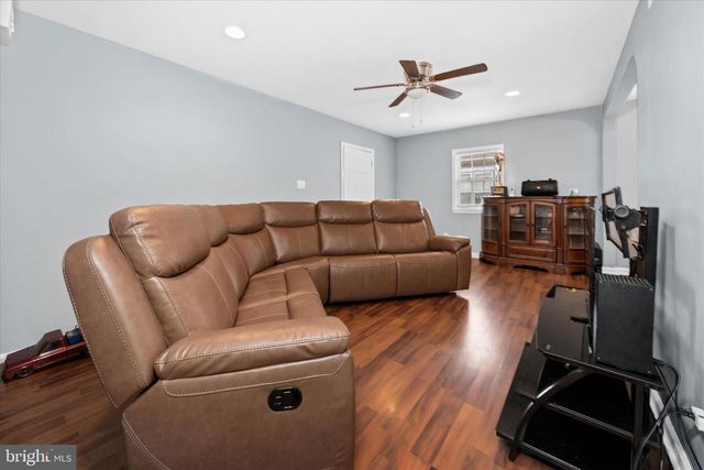 31 LEA RD, New Castle, DE 19720