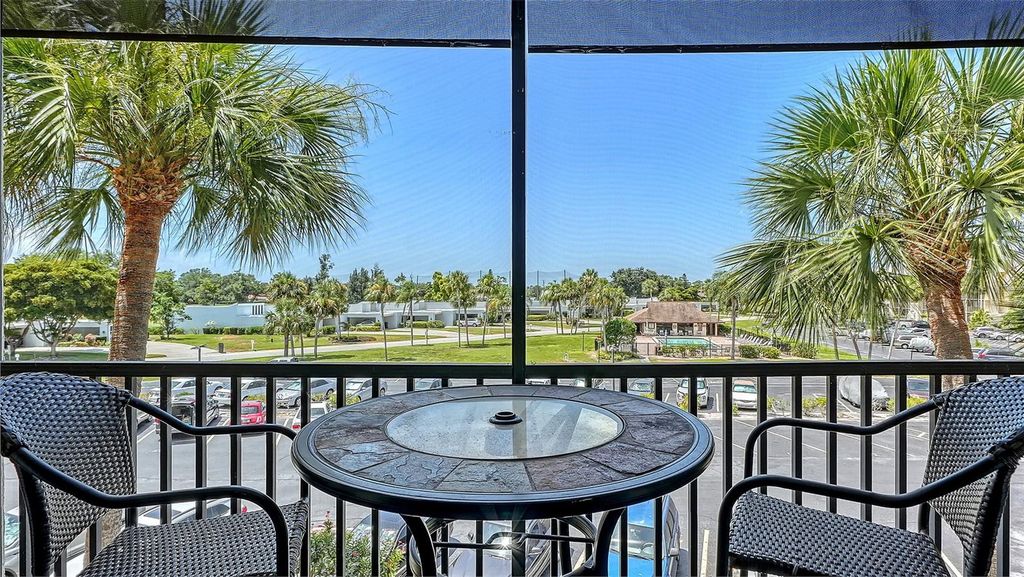 Image 12 of property listing at 6116 43RD STREET W 305D, Bradenton, FL 34210