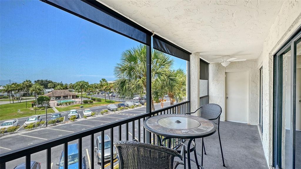 Image 32 of property listing at 6116 43RD STREET W 305D, Bradenton, FL 34210