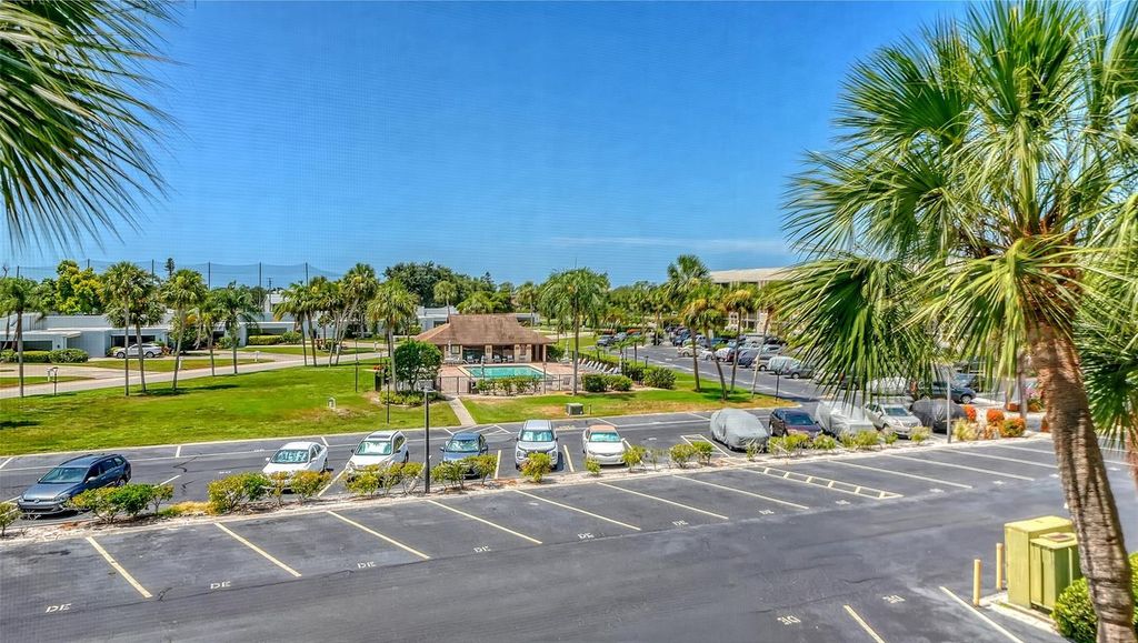 Image 33 of property listing at 6116 43RD STREET W 305D, Bradenton, FL 34210