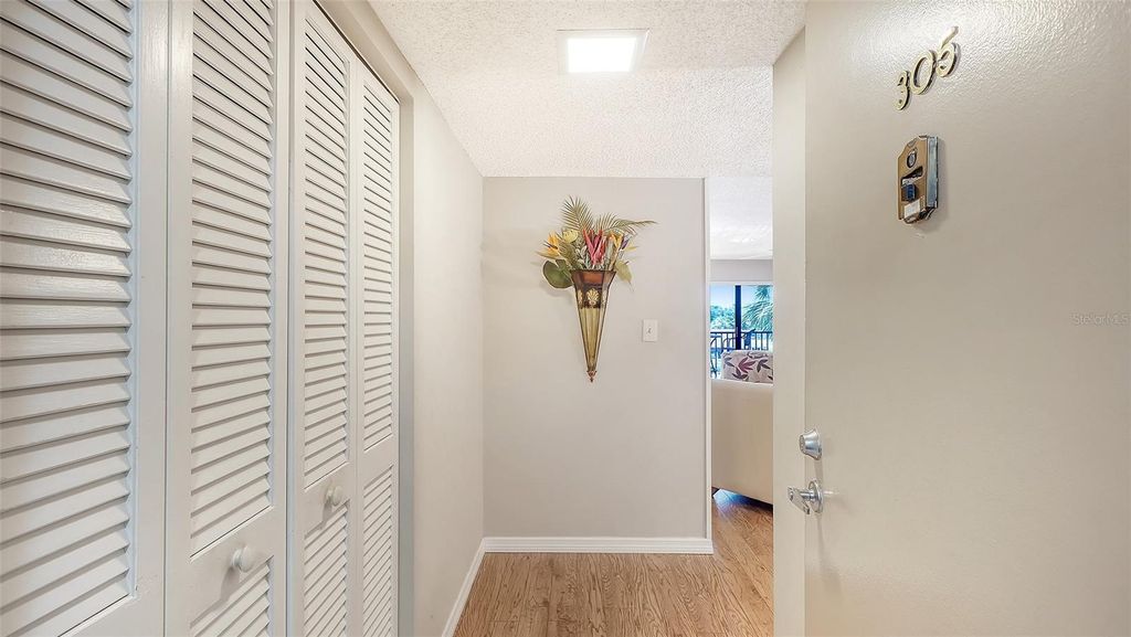 Image 7 of property listing at 6116 43RD STREET W 305D, Bradenton, FL 34210