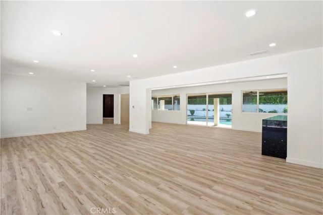 3267 Laurel Canyon Boulevard, Studio City, CA 91604