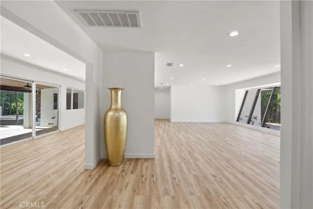 3267 Laurel Canyon Boulevard, Studio City, CA 91604