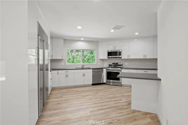 3267 Laurel Canyon Boulevard, Studio City, CA 91604