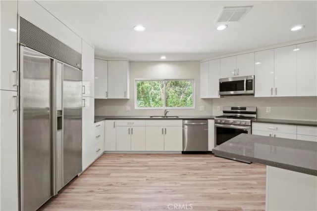 3267 Laurel Canyon Boulevard, Studio City, CA 91604