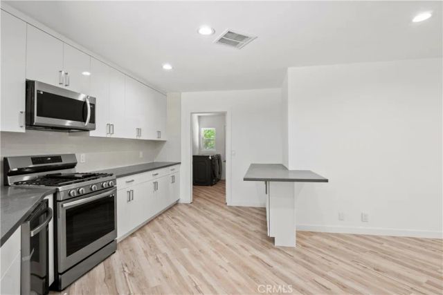 3267 Laurel Canyon Boulevard, Studio City, CA 91604