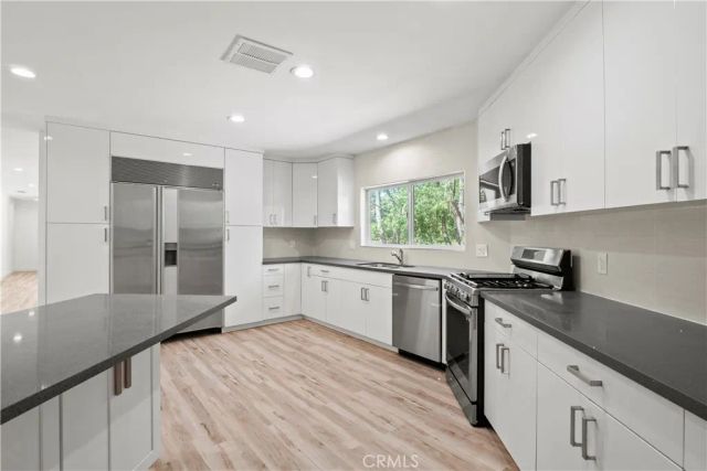 3267 Laurel Canyon Boulevard, Studio City, CA 91604