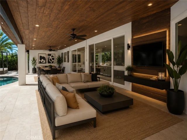 3267 Laurel Canyon Boulevard, Studio City, CA 91604