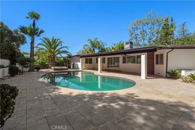3267 Laurel Canyon Boulevard, Studio City, CA 91604