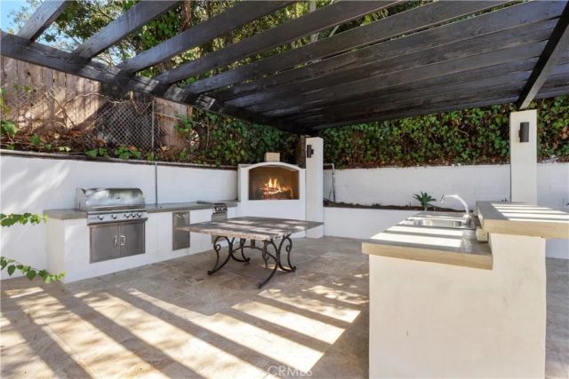 3267 Laurel Canyon Boulevard, Studio City, CA 91604