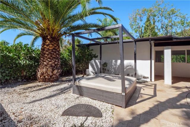 3267 Laurel Canyon Boulevard, Studio City, CA 91604