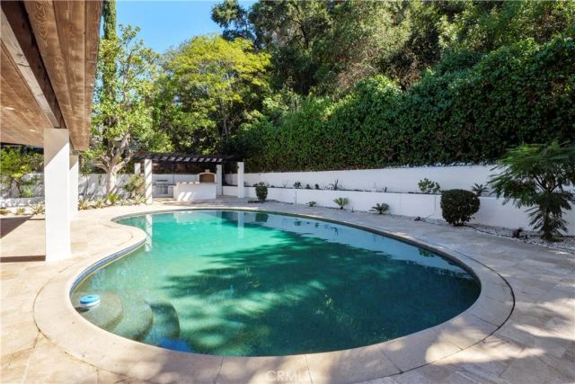3267 Laurel Canyon Boulevard, Studio City, CA 91604