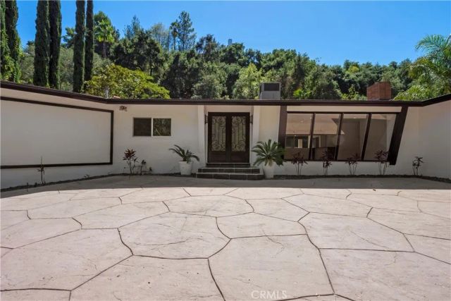 3267 Laurel Canyon Boulevard, Studio City, CA 91604