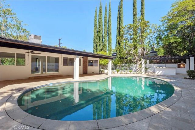 3267 Laurel Canyon Boulevard, Studio City, CA 91604