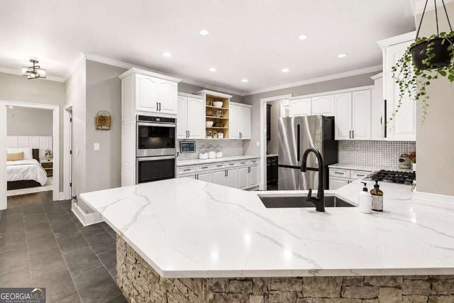 914 Meadow Club Court, Suwanee, GA 30024