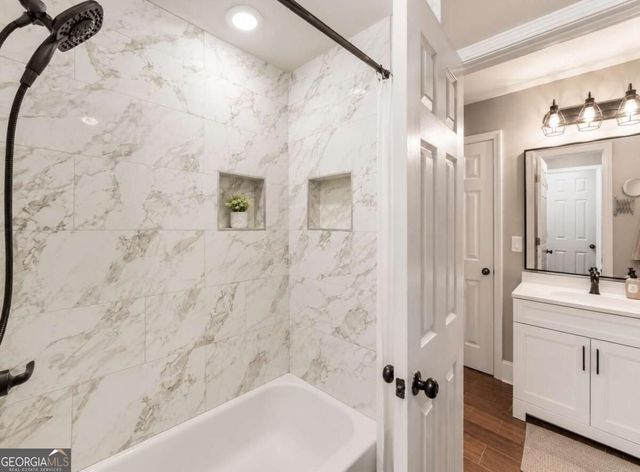 914 Meadow Club Court, Suwanee, GA 30024