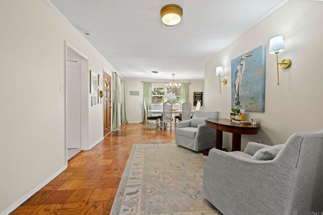 5173 Woodside Dr, Baton Rouge, LA 70808