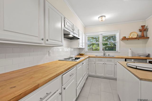 5173 Woodside Dr, Baton Rouge, LA 70808