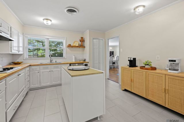 5173 Woodside Dr, Baton Rouge, LA 70808