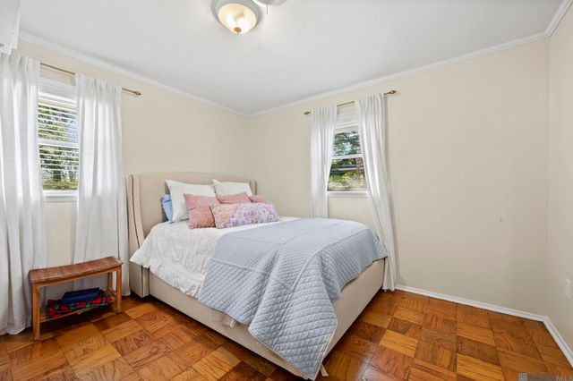 5173 Woodside Dr, Baton Rouge, LA 70808