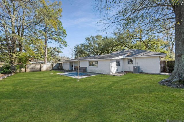 5173 Woodside Dr, Baton Rouge, LA 70808