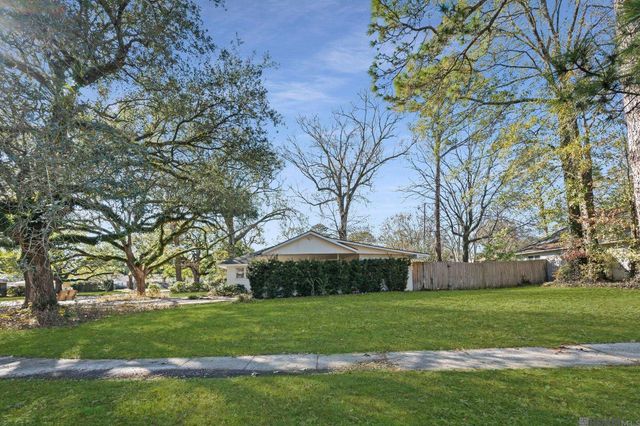 5173 Woodside Dr, Baton Rouge, LA 70808