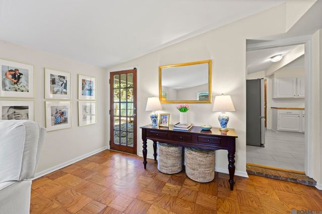 5173 Woodside Dr, Baton Rouge, LA 70808