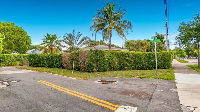 4603 S Olive Avenue, West Palm Beach, FL 33405