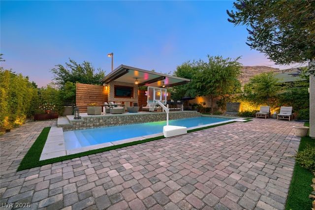 10313 Jade Point Drive, Las Vegas, NV 89135