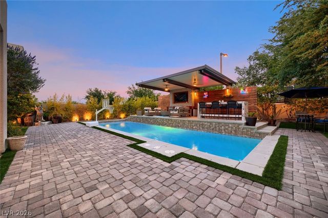 10313 Jade Point Drive, Las Vegas, NV 89135