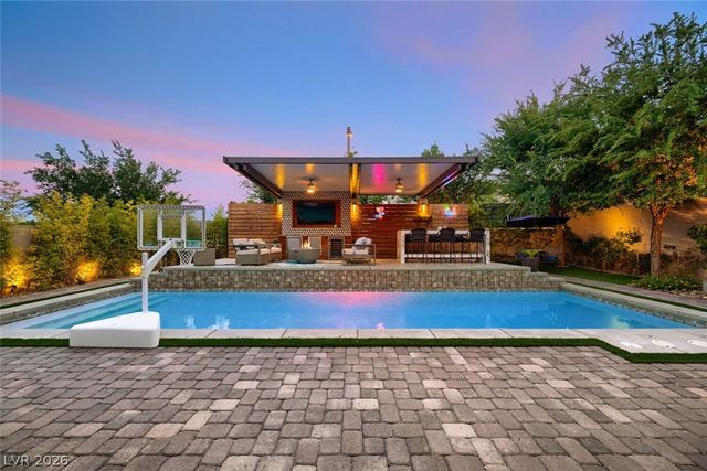 10313 Jade Point Drive, Las Vegas, NV 89135