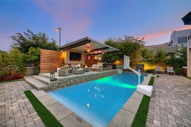 10313 Jade Point Drive, Las Vegas, NV 89135