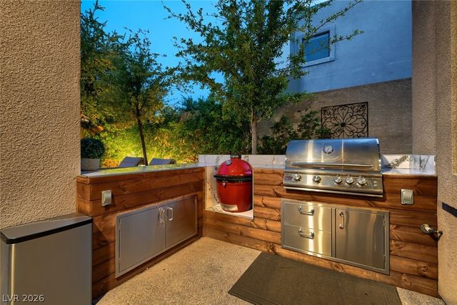 10313 Jade Point Drive, Las Vegas, NV 89135