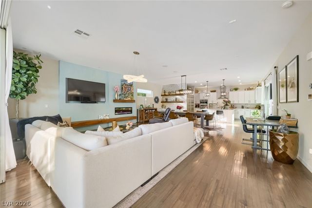 10313 Jade Point Drive, Las Vegas, NV 89135