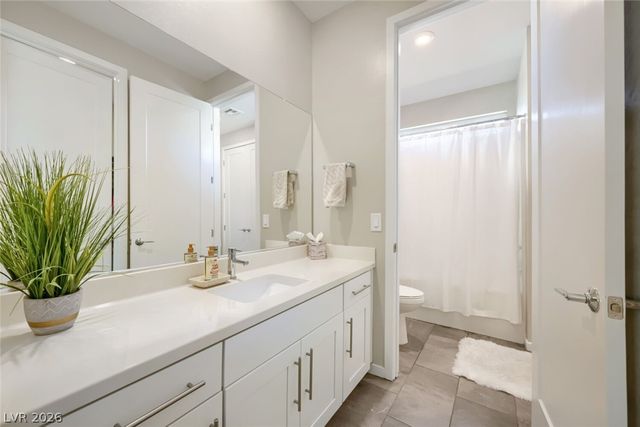 10313 Jade Point Drive, Las Vegas, NV 89135
