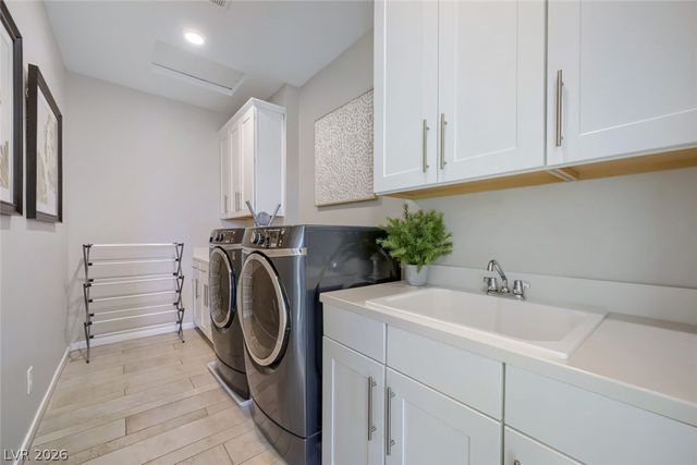 10313 Jade Point Drive, Las Vegas, NV 89135