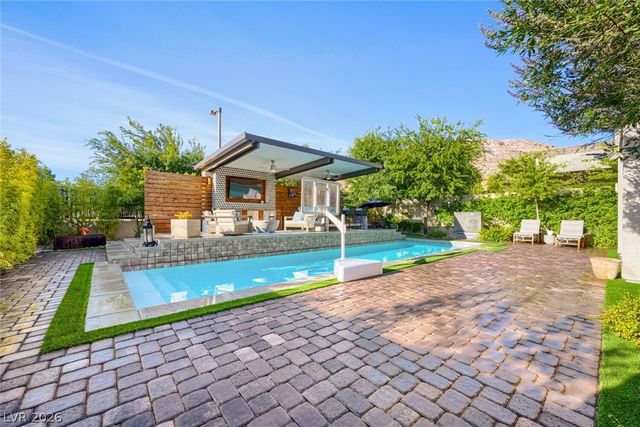 10313 Jade Point Drive, Las Vegas, NV 89135