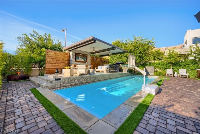 10313 Jade Point Drive, Las Vegas, NV 89135