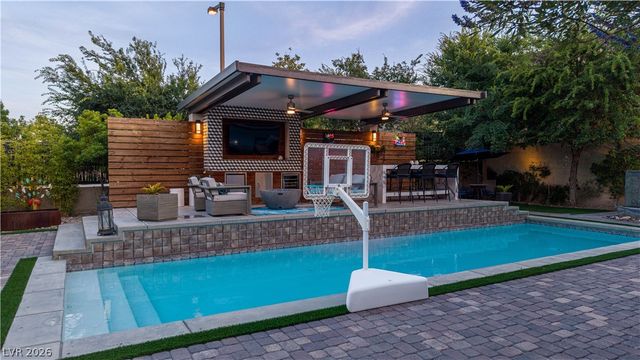10313 Jade Point Drive, Las Vegas, NV 89135