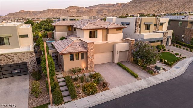 10313 Jade Point Drive, Las Vegas, NV 89135