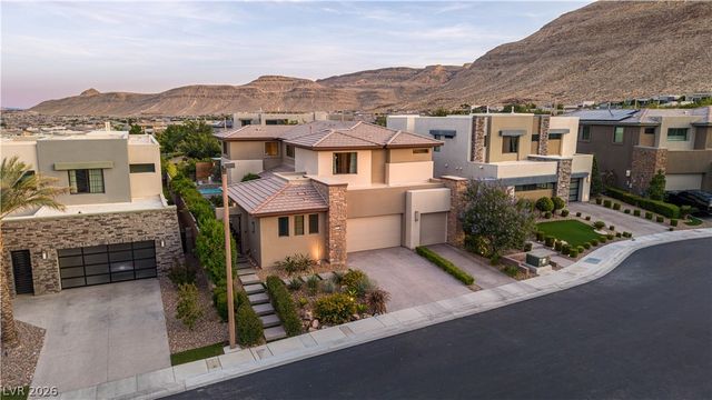 10313 Jade Point Drive, Las Vegas, NV 89135